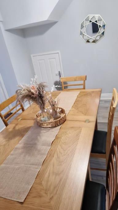 Villa 16 Stewart'S Terrace Derry City Bt48 7Lj Extérieur photo