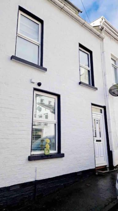 Villa 16 Stewart'S Terrace Derry City Bt48 7Lj Extérieur photo